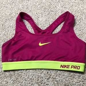 Nike pro sports bra